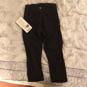 Lululemon-Hugged 3/4 pants size 4